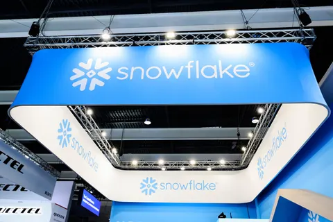 Snowflake (SNOW) Earns 'BUY' Rating: 24% Upside in AI Data Cloud